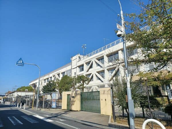 東大阪市立弥刀中学校