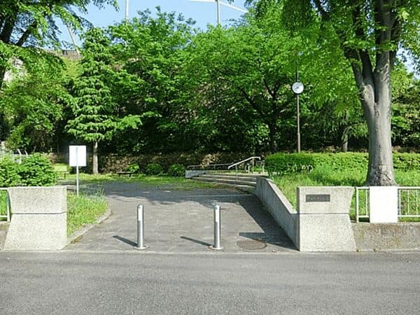 中山谷第二公園まで約342m