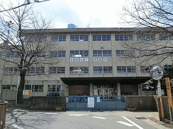 松戸市立松飛台小学校