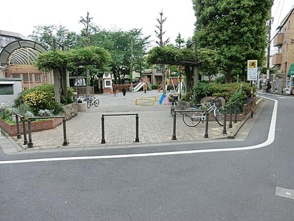 南大塚公園まで約822m