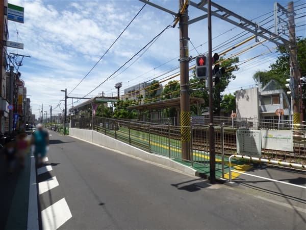 都電荒川線「荒川遊園地前」駅まで約560m