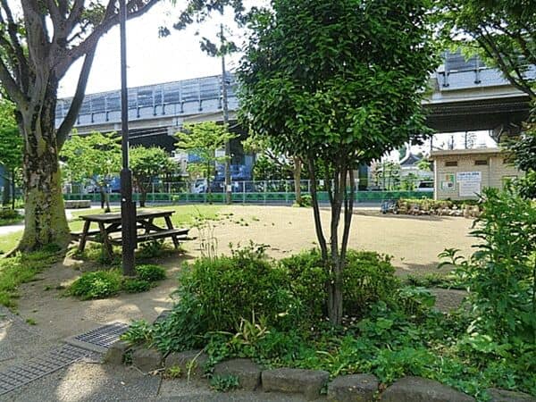 松葉山公園まで約864m
