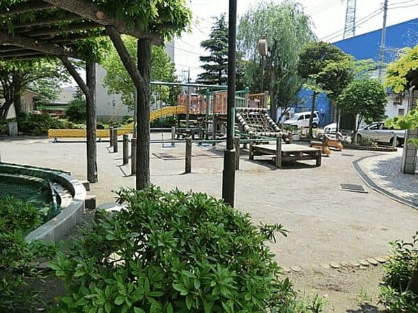 松江五丁目公園まで約361m