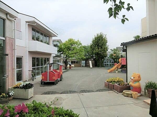 中山幼稚園まで約674m