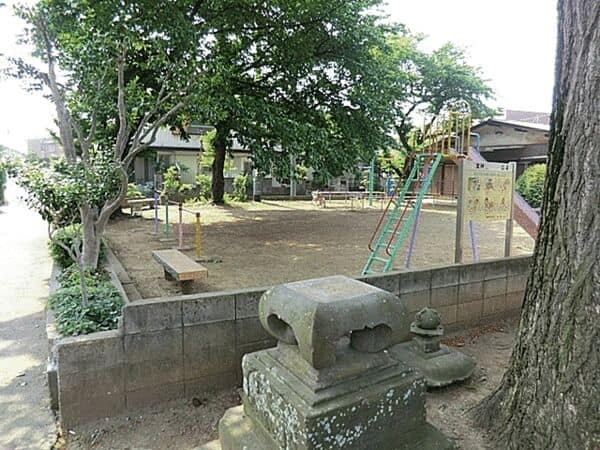 秋葉神社こども広場まで約1493m