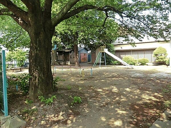 三峰神社こども広場まで約1419m