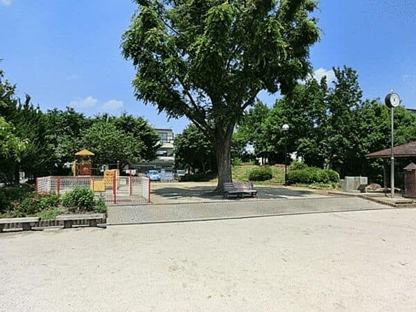 さつき公園まで約722m