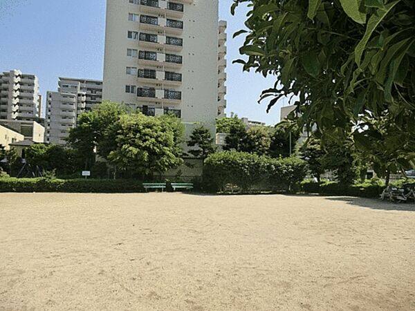 青三南公園まで約438m
