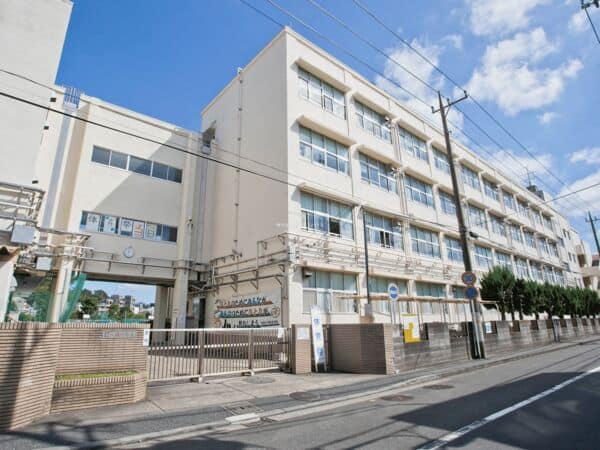 横浜市立大綱中学校