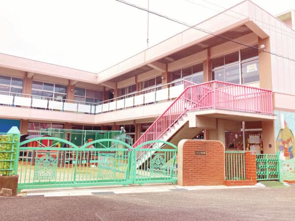 ともしび幼稚園まで約302m