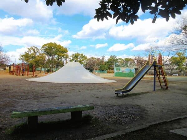 荒越公園まで約555m