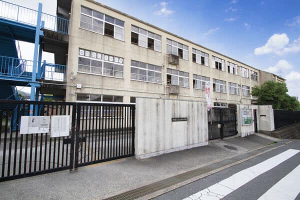 東大阪市立孔舎衙東小学校