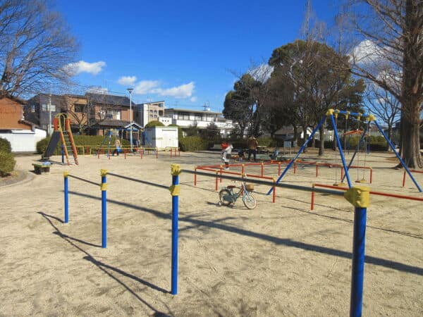 御山戸公園まで約345m