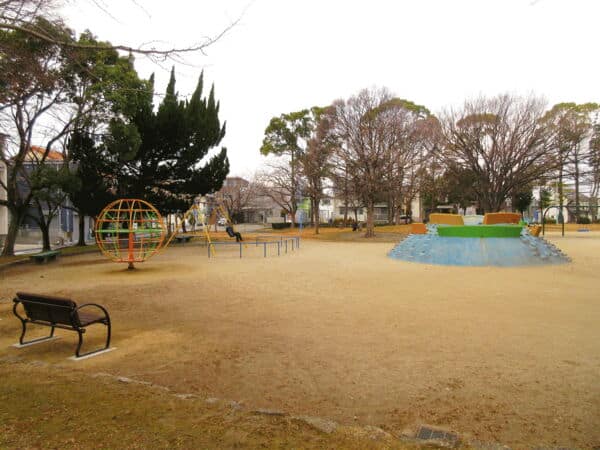 日比津公園まで約1111m