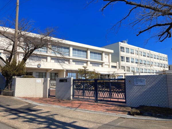 名古屋市立一柳中学校