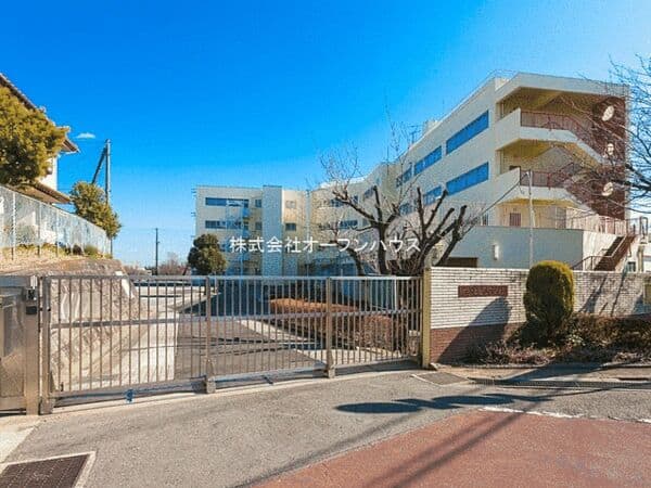 横浜市立上山小学校