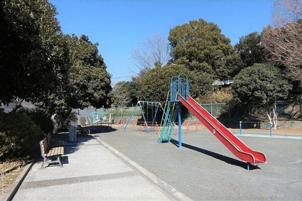 名瀬内久根公園まで約998m