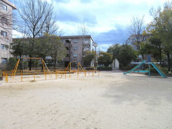 鍋屋上野公園まで約111m