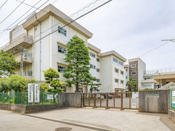 市川市立第八中学校