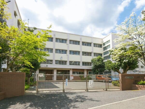 横浜市立青葉台中学校