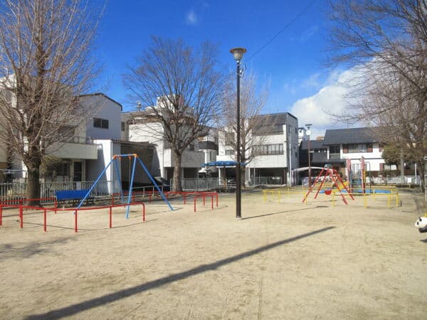 紙漉公園まで約1094m