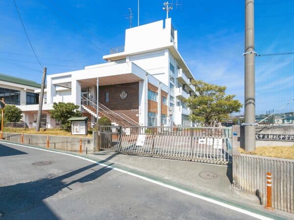 鎌倉市立腰越中学校