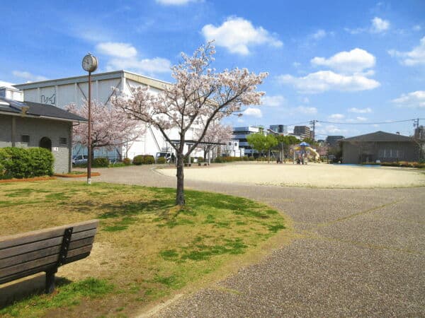 南郊公園まで約444m