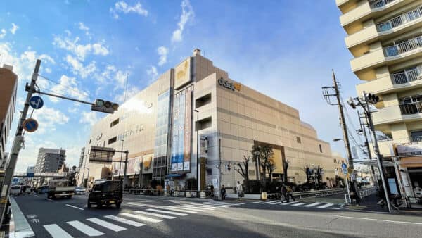 ダイエー東大島店まで約723m
夜23時まで営業している、帰宅が遅くても安心できるスーパーです。営業時間 7:00～23:00