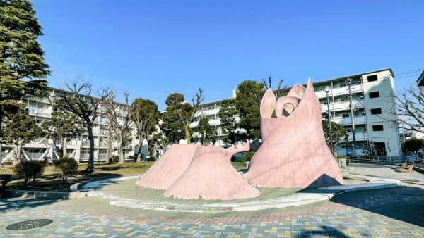 大島八丁目公園まで約764m
巨大なタコをイメージしたユニークな滑り台があり、子どもが夢中になって楽しめる公園です。