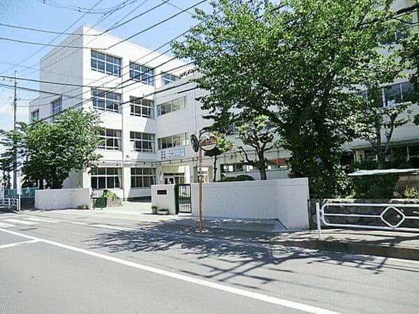 座間市立西中学校