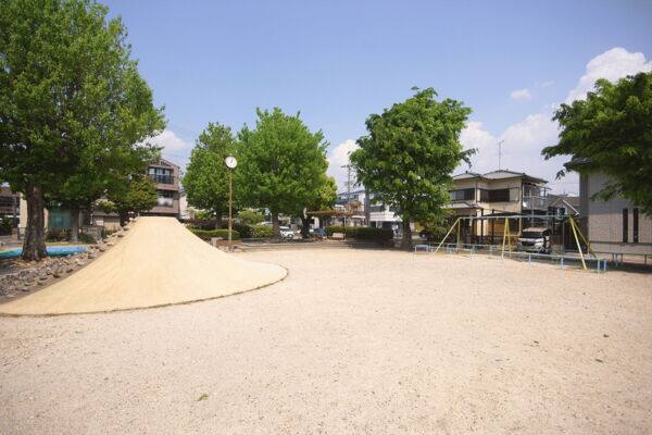 白雲公園まで約127m