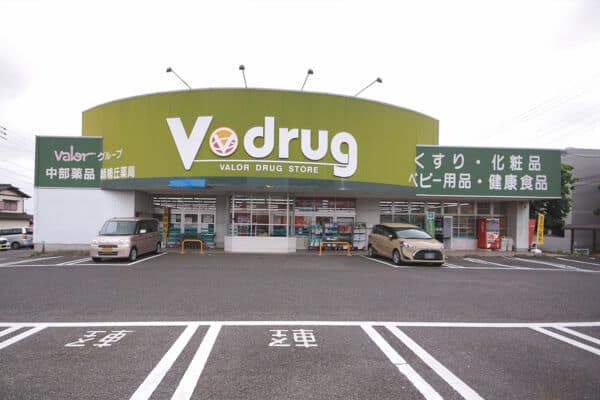 Vドラッグ緑鳴丘店まで約87m