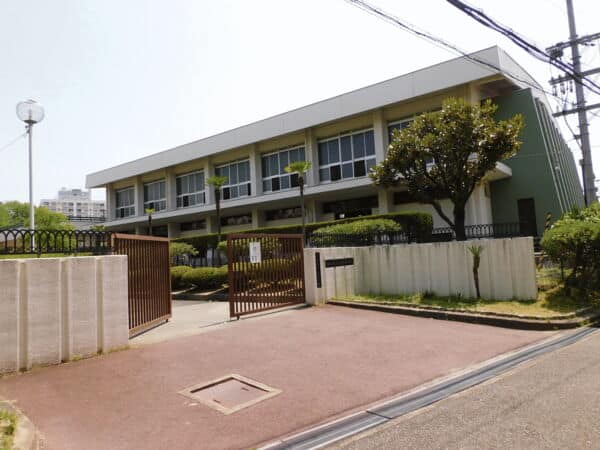 吹田市立竹見台中学校