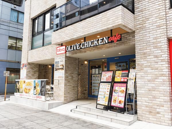 bb.q オリーブチキンカフェ 川崎西口店まで約689m
世界展開している韓国発祥のフライドチキンチェーン。本場韓国の味をそのままに、サクサクとした食感の「オリーブチキン」を楽しめます。営業時間 10：00～22：00