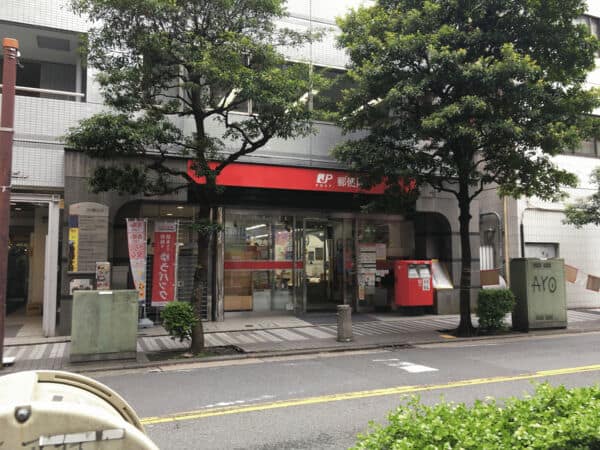 川崎市役所通郵便局まで約829m