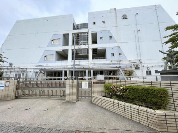 足立区立六月中学校