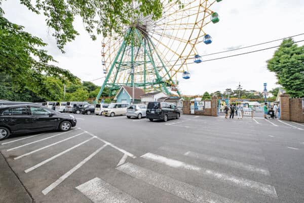 華蔵寺公園遊園地まで約647m