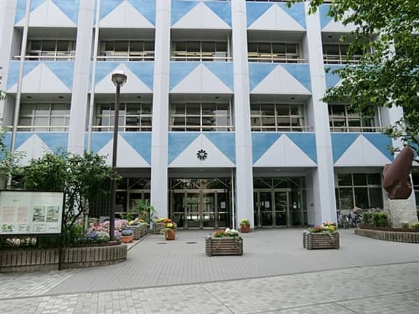 中央区立佃中学校