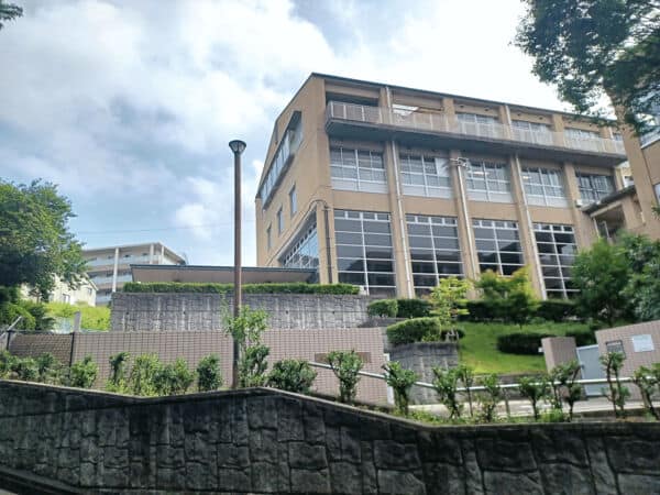 西宮市立上ケ原中学校