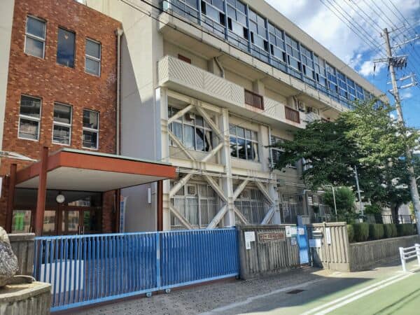 神戸市立本山南小学校