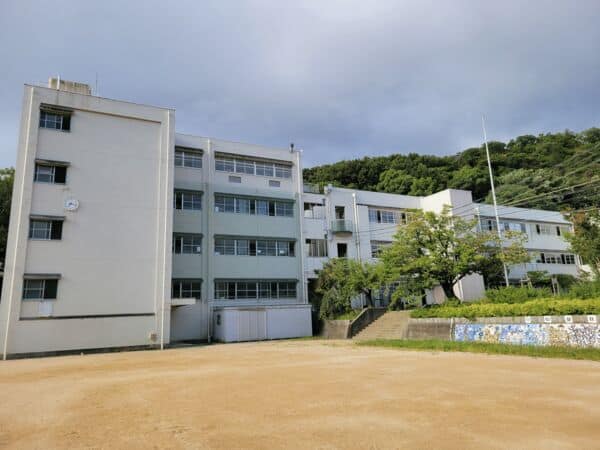 西宮市立生瀬小学校