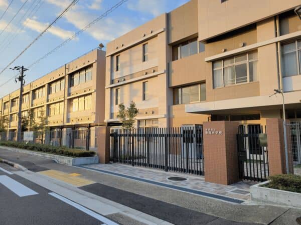 西宮市立春風小学校