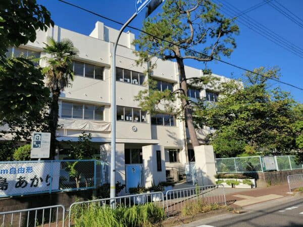 西宮市立鳴尾中学校