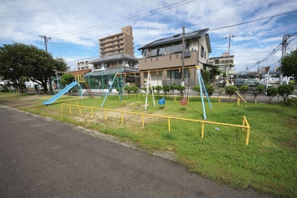 春日井駅前児童遊園まで約695m