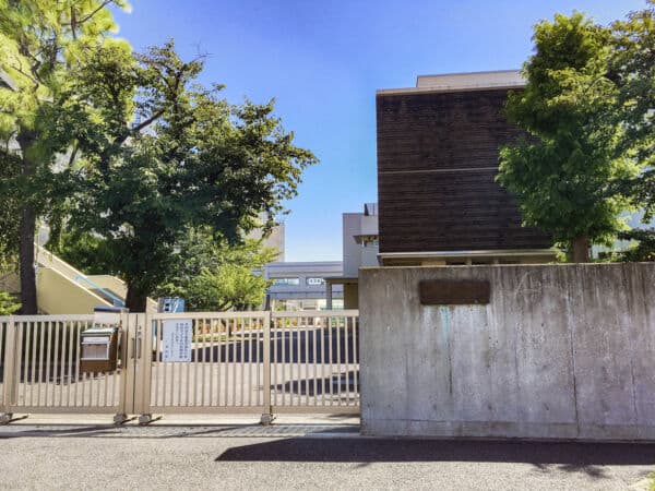 狛江市立狛江第二中学校