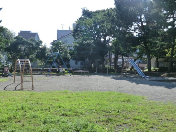 東小和田公園まで約472m