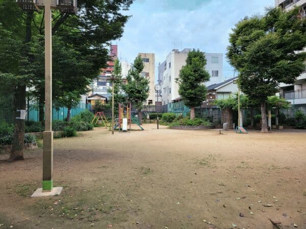 黒門公園まで約1109m