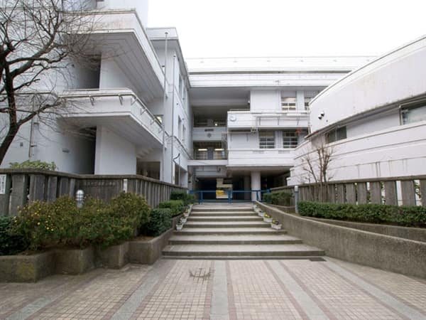 横浜市立本町小学校