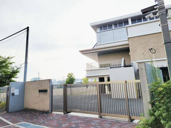 尼崎市立園和小学校