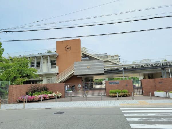 尼崎市立成良中学校